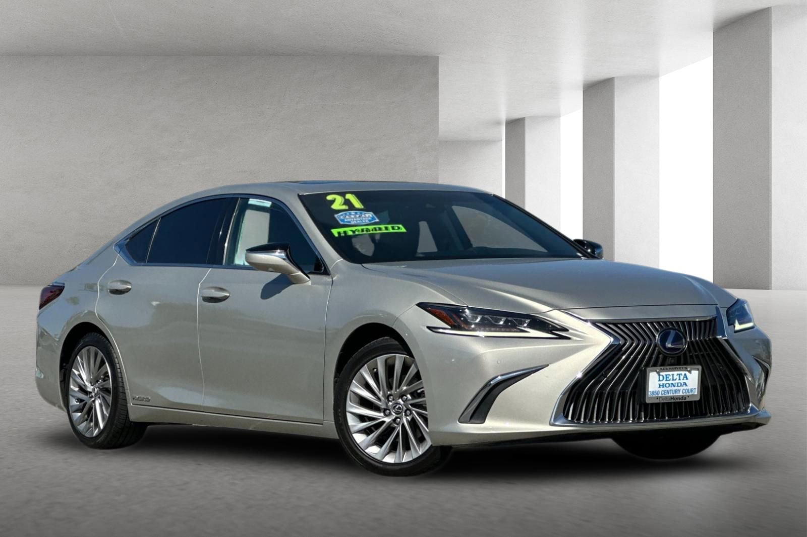 Used 2021 Lexus ES 300h 300h Luxury w/ Accessory Package 2