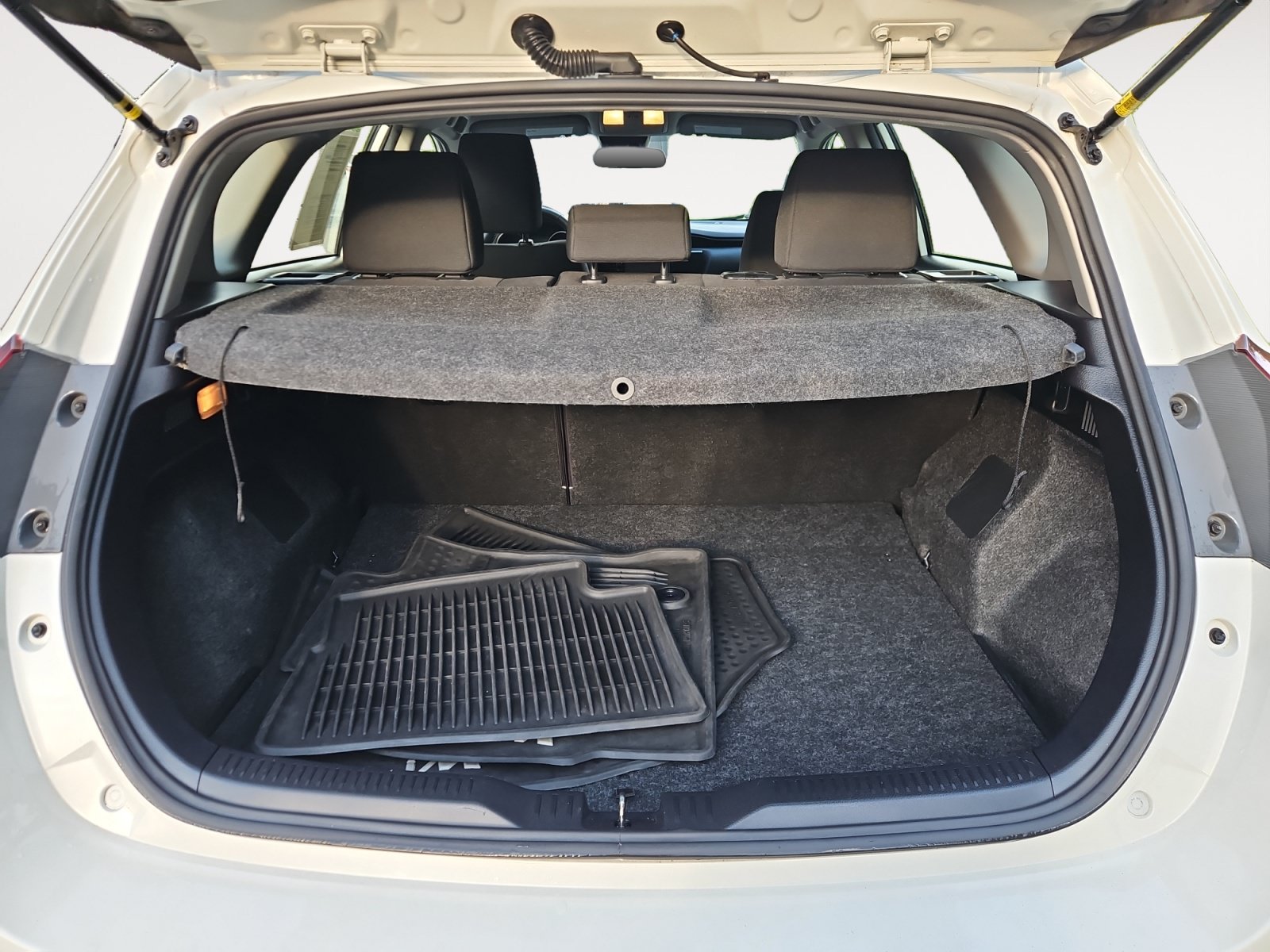Used 2018 Toyota Corolla iM FWD image 16