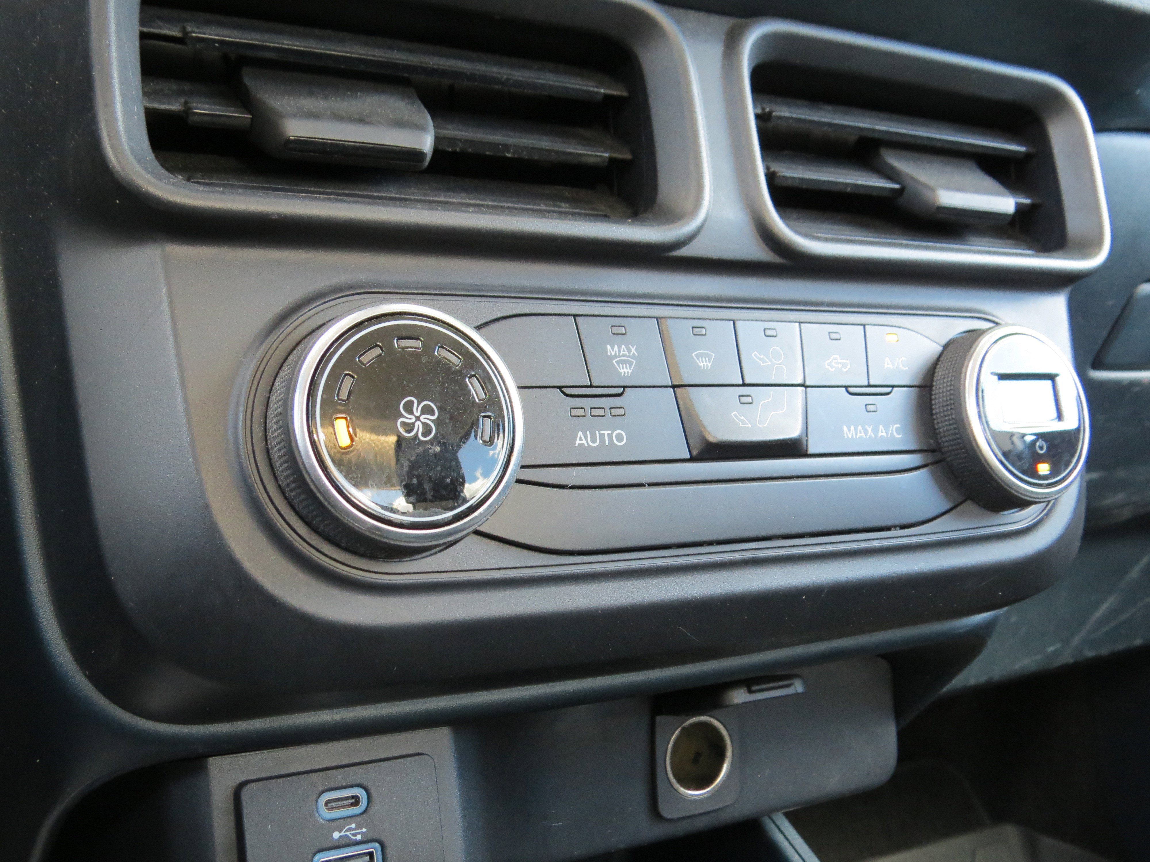 Used 2022 Ford Maverick XL image 24