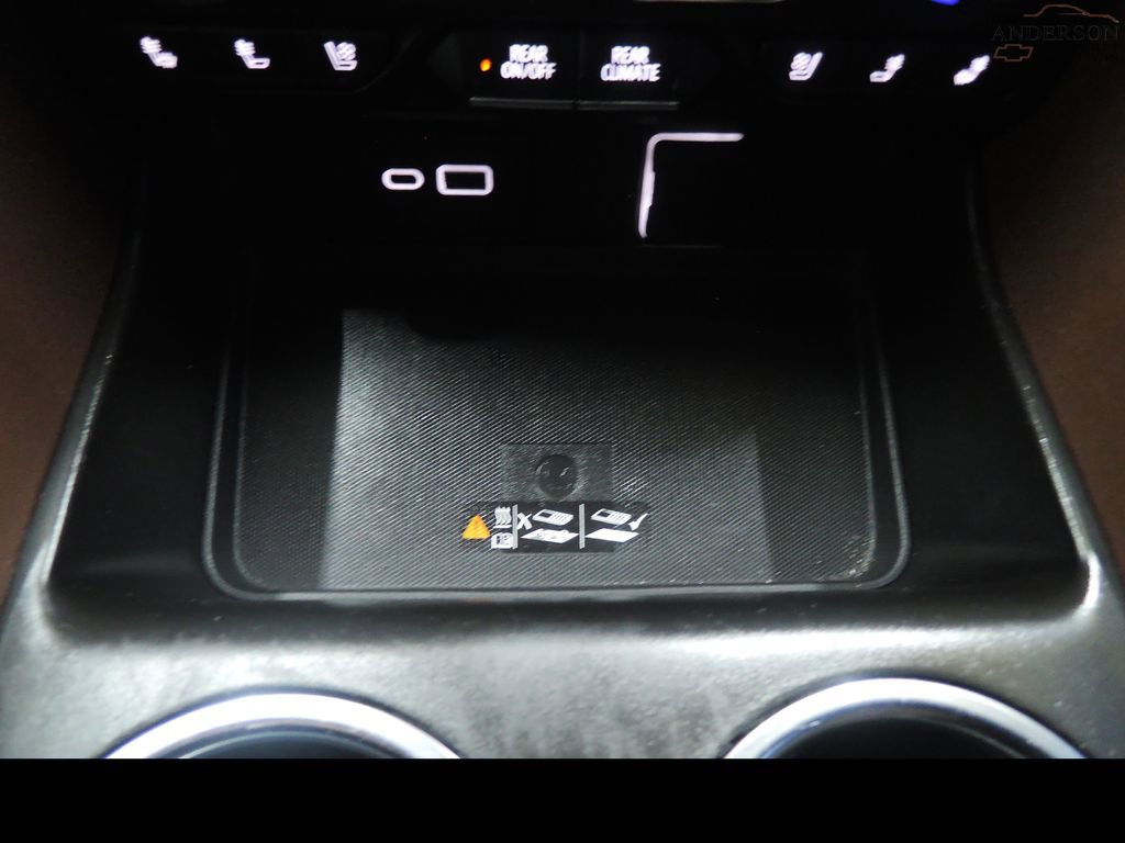 Used 2023 Chevrolet Suburban High Country w/ Advanced Technology Package image 22