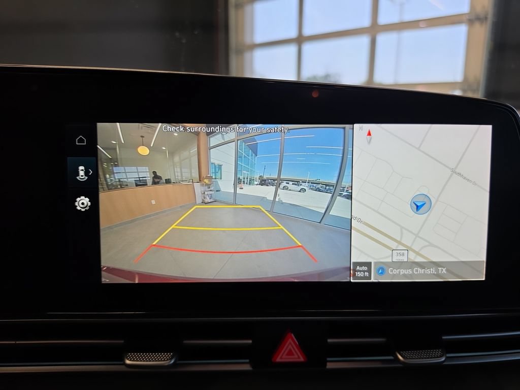 Used 2025 Hyundai Elantra SEL FWD image 27