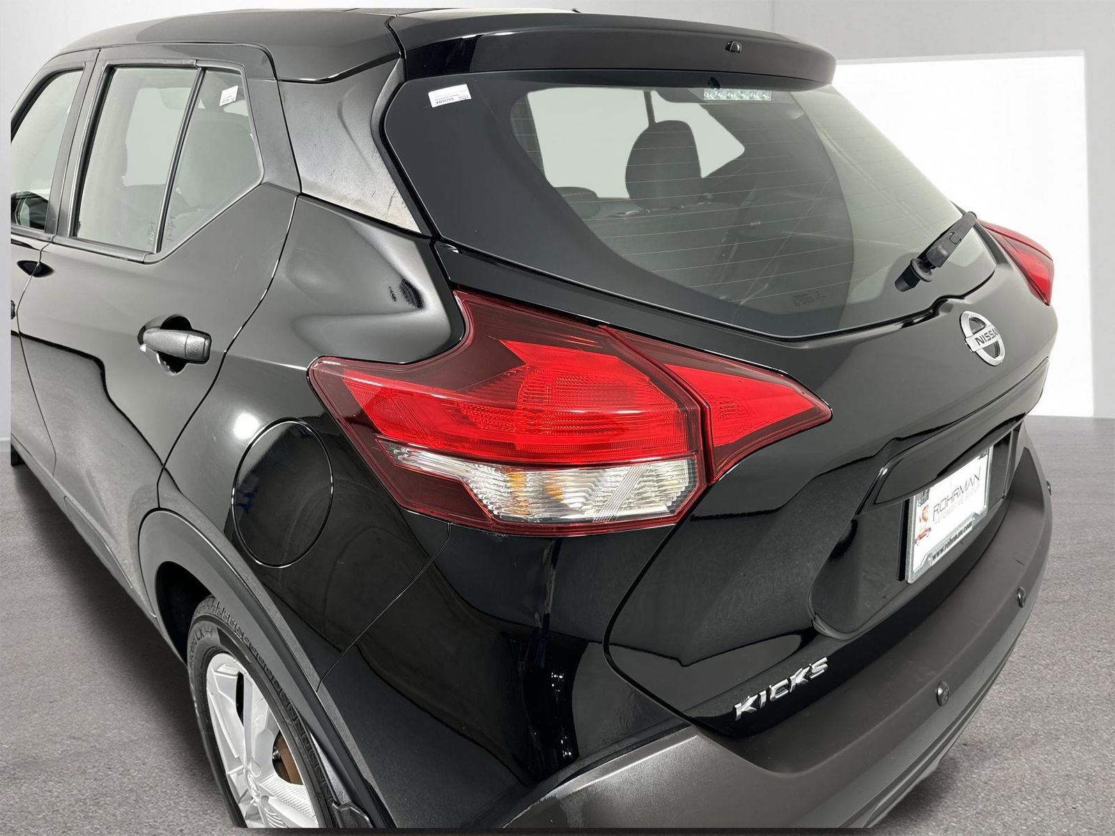 Used 2020 Nissan Kicks S image 31
