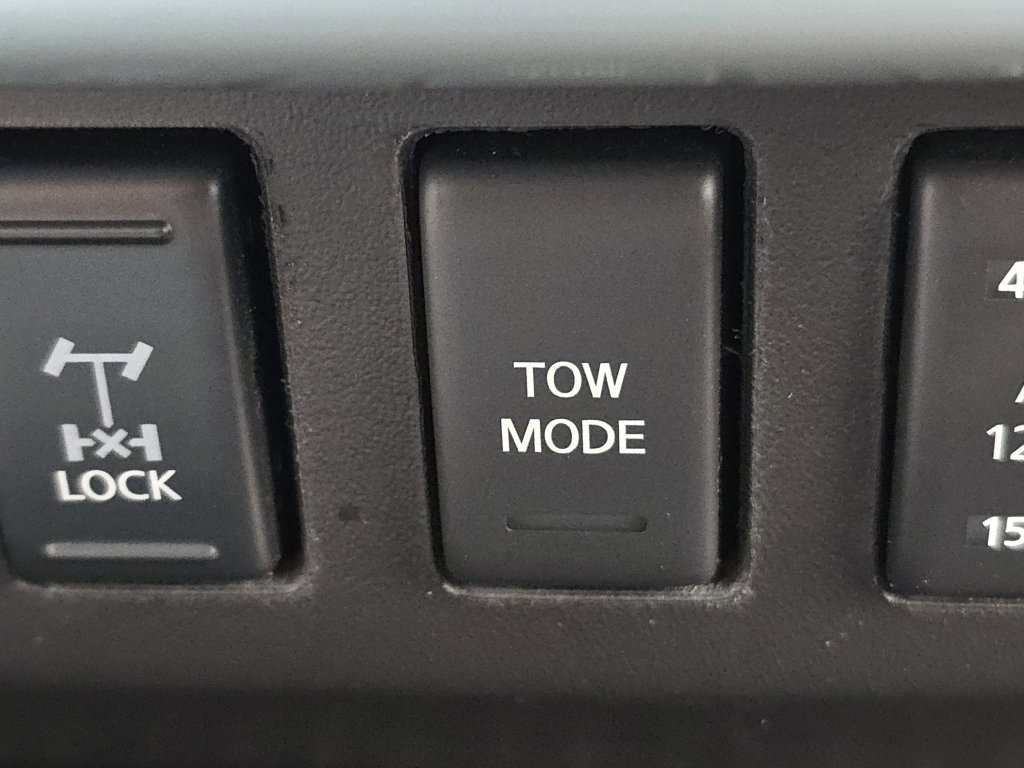 Used 2015 Nissan Titan PRO-4X w/ Pro-4x Luxury Package image 10