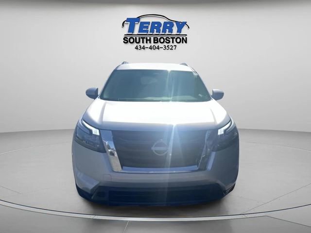Used 2025 Nissan Pathfinder SV image 2