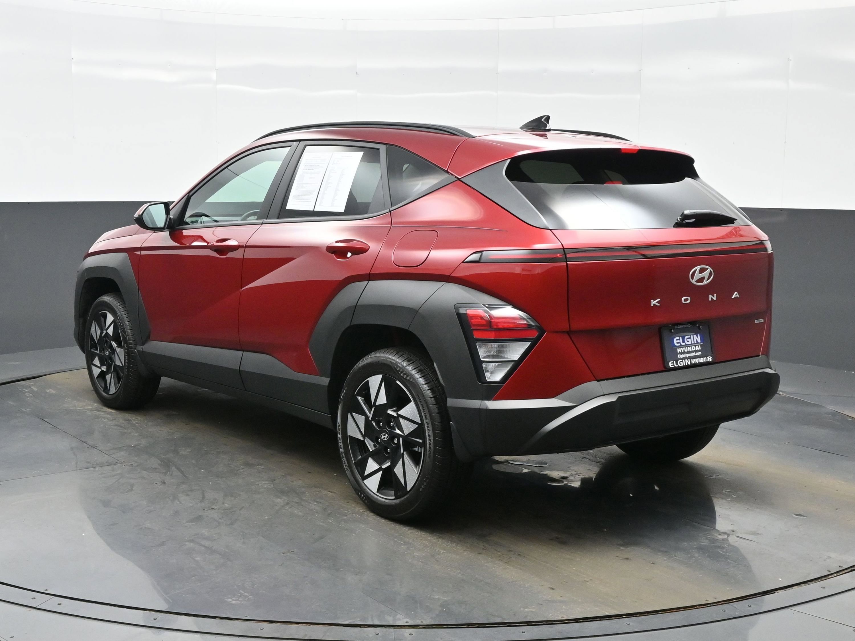 Used 2024 Hyundai Kona SEL w/ Convenience Package image 4