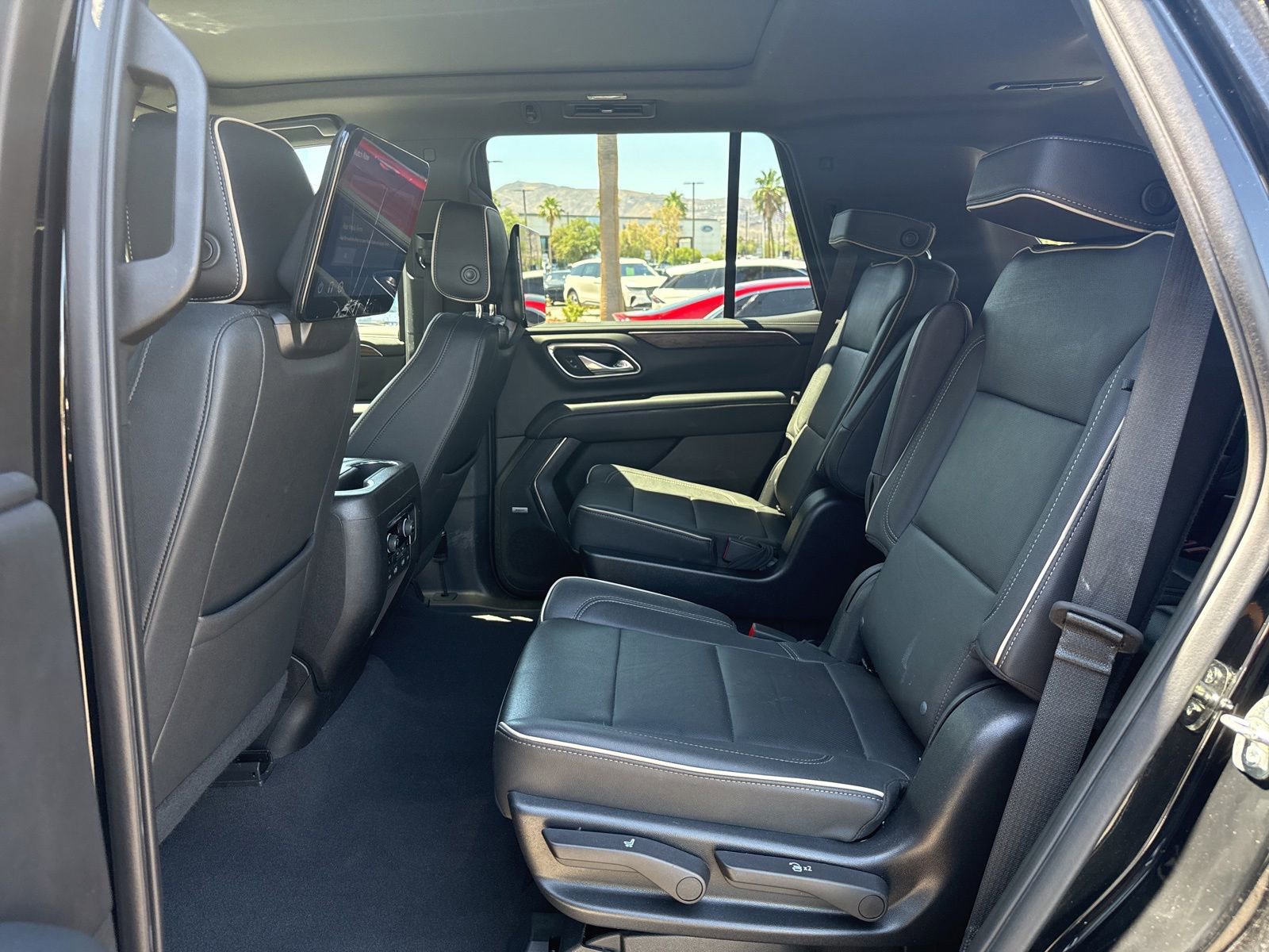 Used 2023 Chevrolet Tahoe Premier RWD image 17