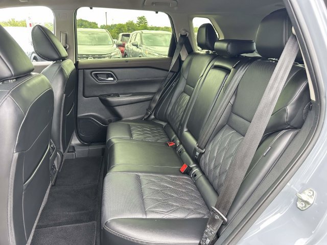 Used 2023 Nissan Rogue Platinum w/ Platinum Premium Package AWD/4WD image 17