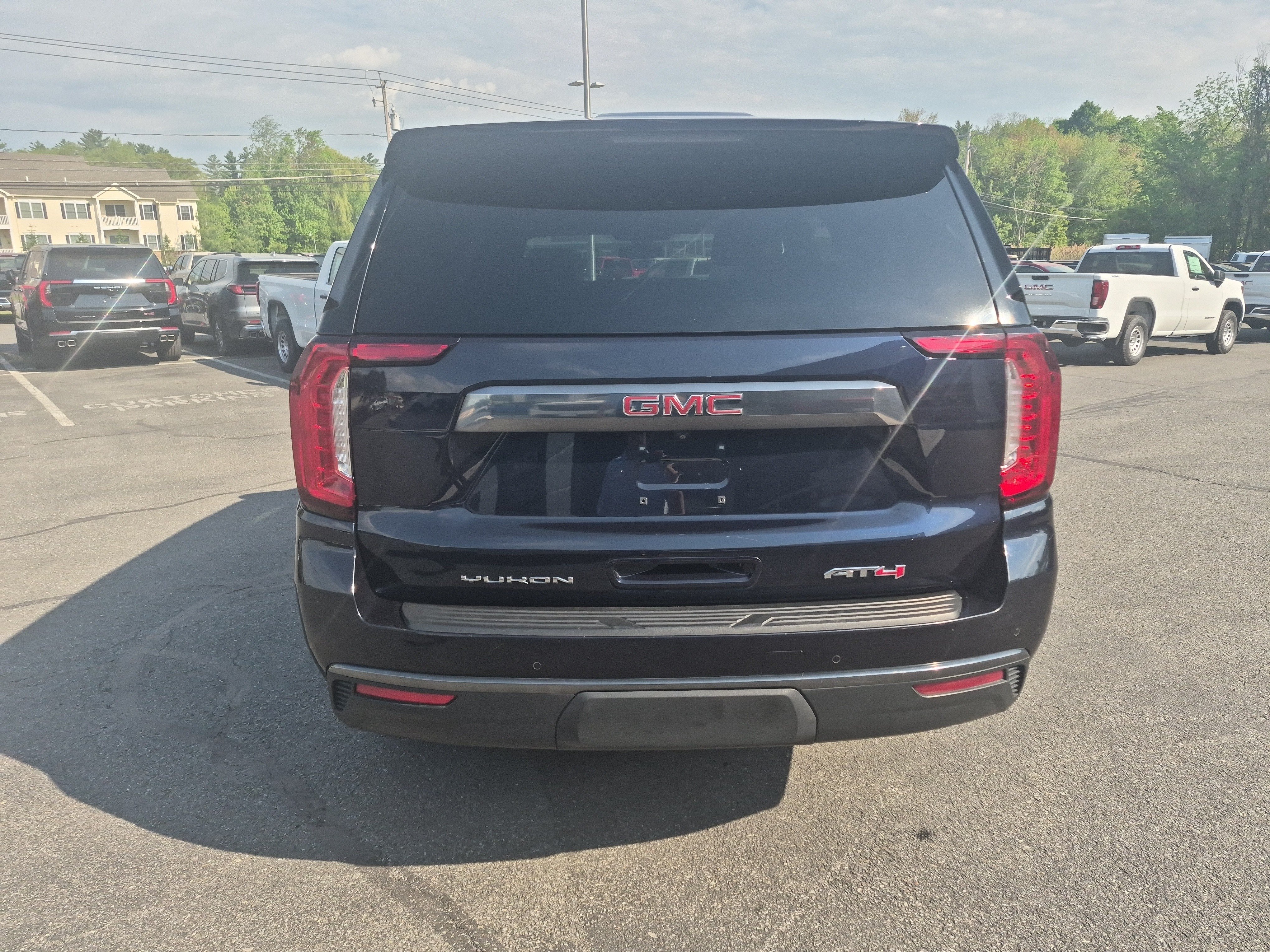 Certified 2021 GMC Yukon AT4 w/ Technology Package AWD/4WD image 4