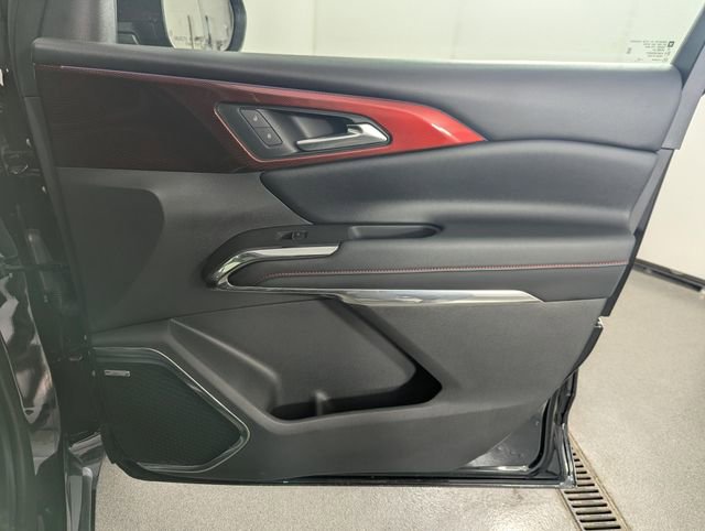 Used 2025 Chevrolet Traverse RS w/ LPO, Floor Liner Package image 23