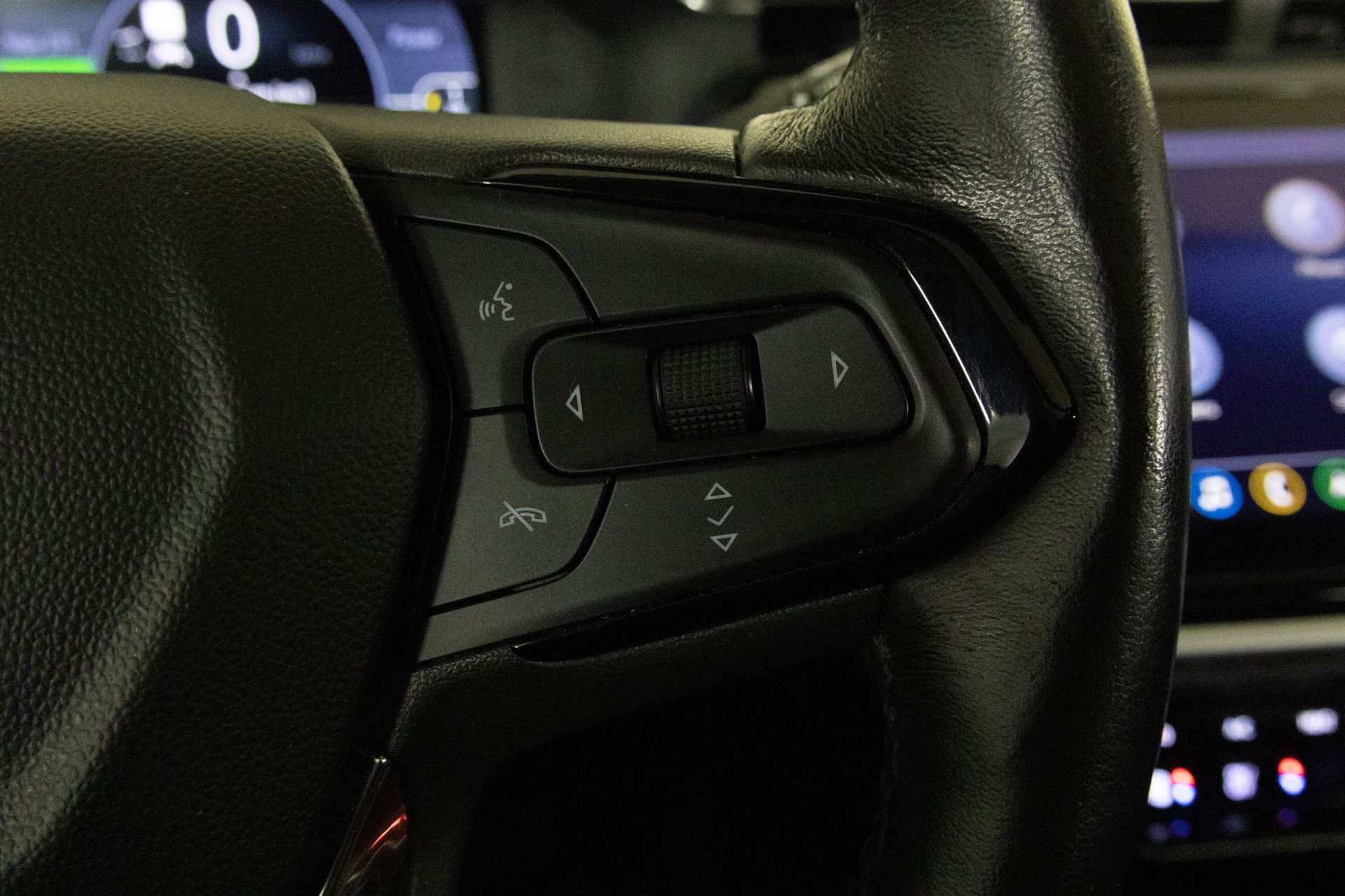 Used 2022 Chevrolet Bolt EUV Premier w/ Sun & Sound Package image 30