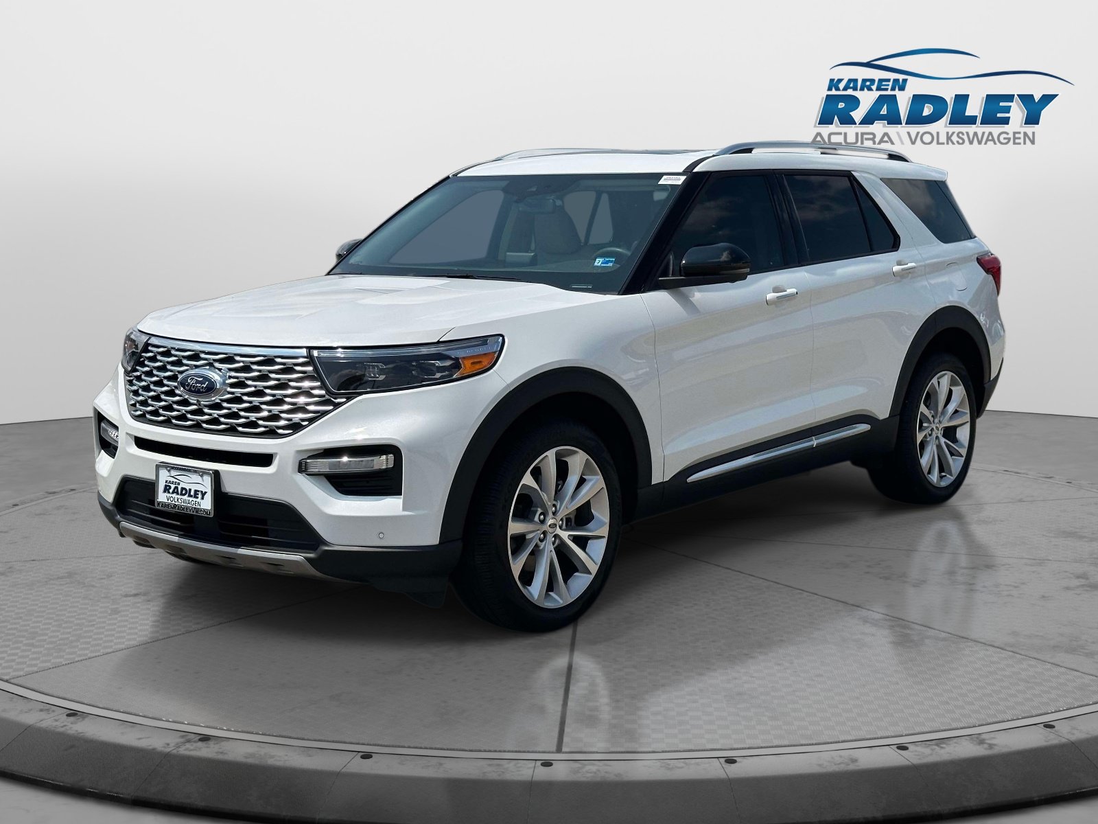Used 2023 Ford Explorer Platinum w/ Technology Package AWD/4WD image 5