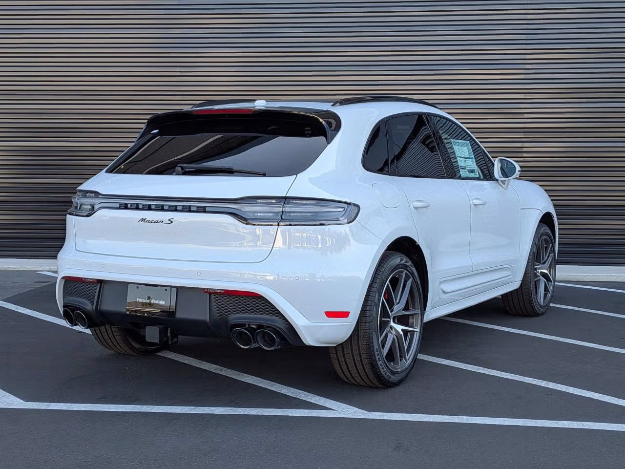 Certified 2025 Porsche Macan S AWD/4WD image 7