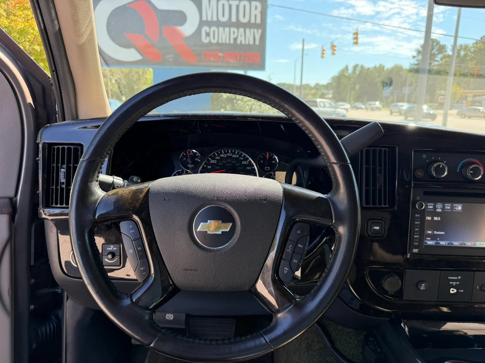 Used 2015 Chevrolet Express 2500 RWD image 16