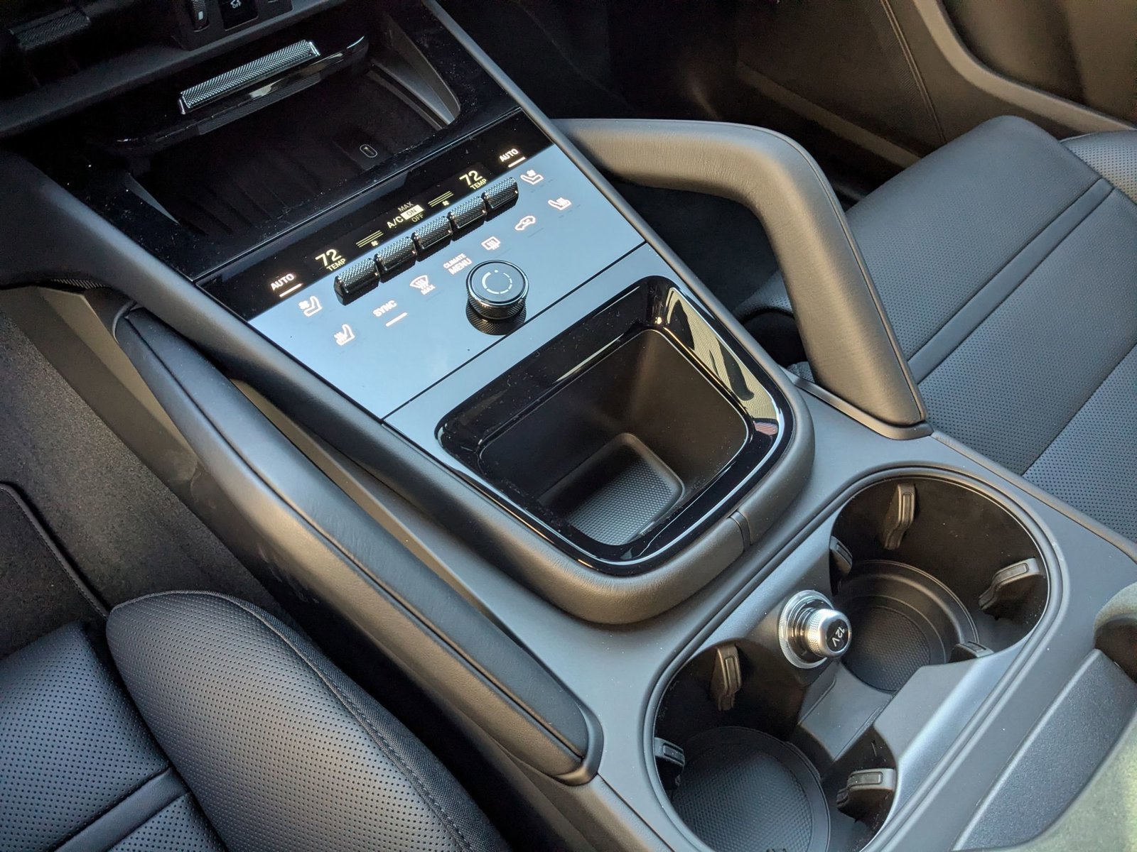 New 2026 Porsche Cayenne GTS image 21