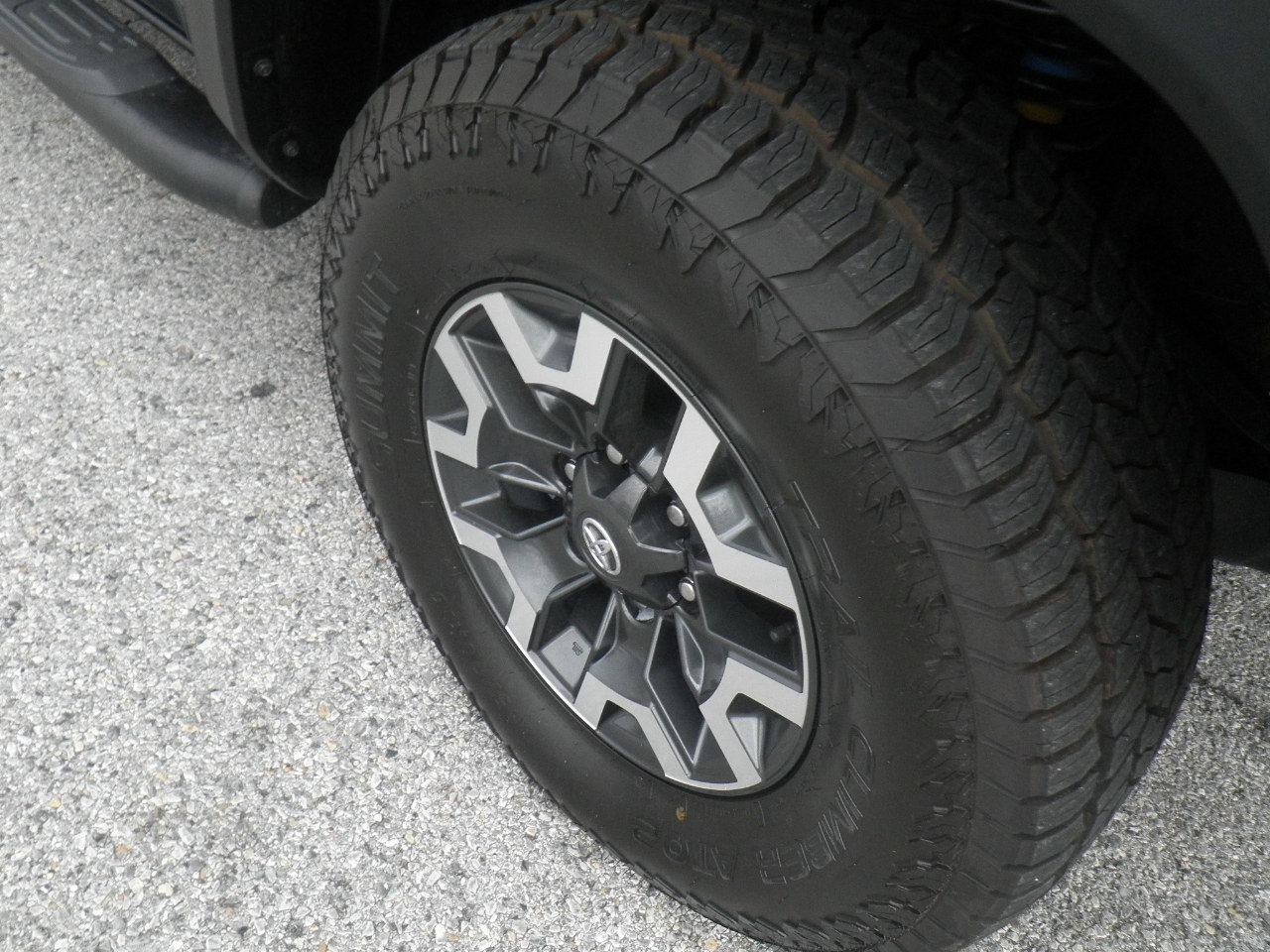 Used 2023 Toyota Tacoma TRD Off-Road image 8