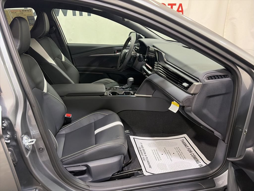 Used 2026 Toyota Camry SE FWD image 12