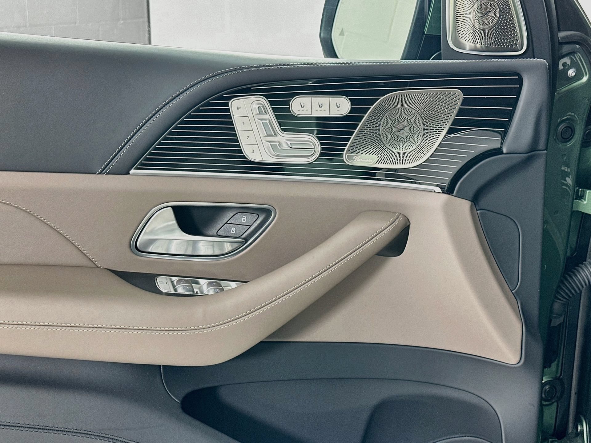 New 2026 Mercedes-Benz Maybach GLS 600 4MATIC image 19