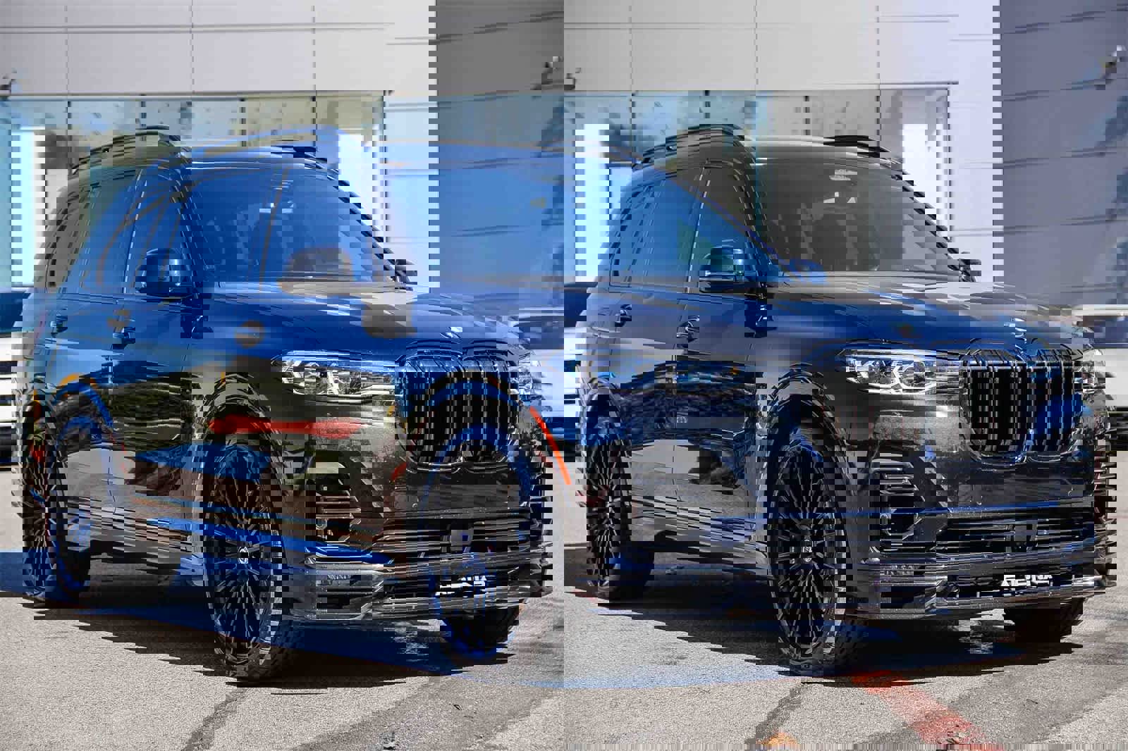 Used 2022 BMW ALPINA XB7 ALPINA XB7 image 3