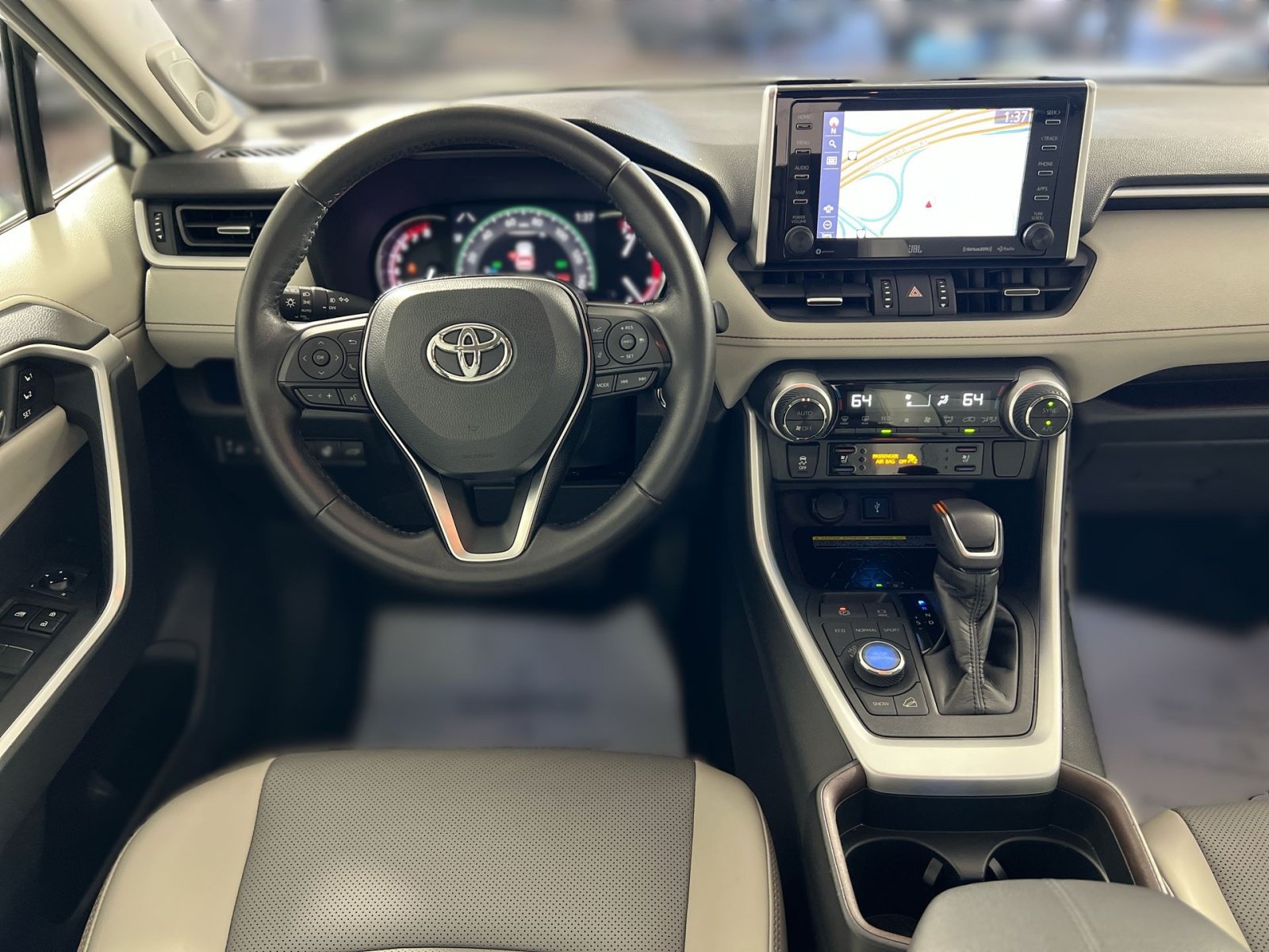 Used 2020 Toyota RAV4 Limited AWD/4WD image 23