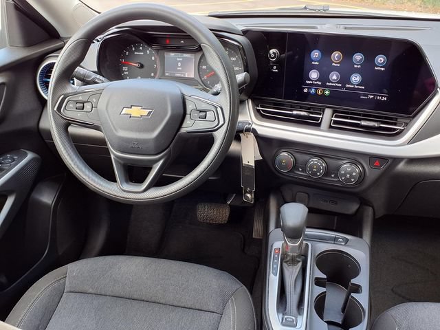 Used 2024 Chevrolet Trax LS w/ LS Convenience Package FWD image 6