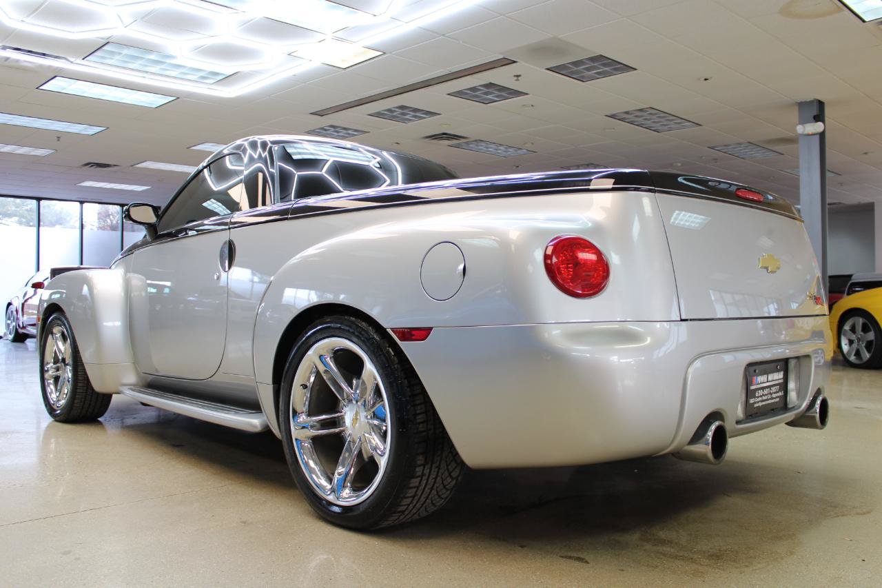 Used 2006 Chevrolet SSR w/ Preferred Equipment Group RWD image 4