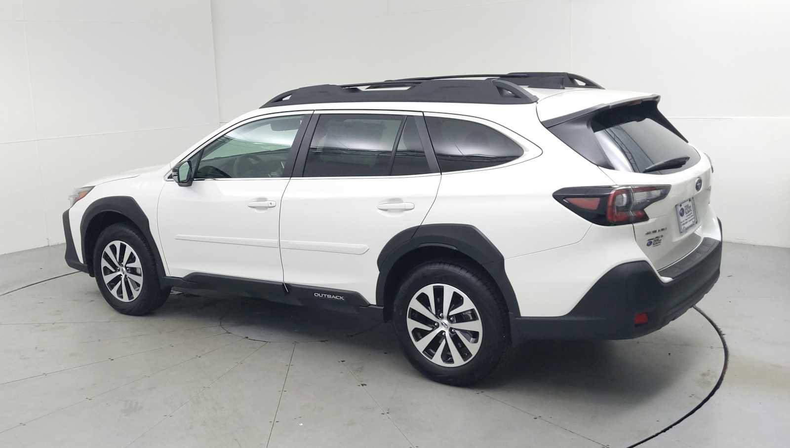 Used 2025 Subaru Outback Premium w/ Popular Package #1A image 5