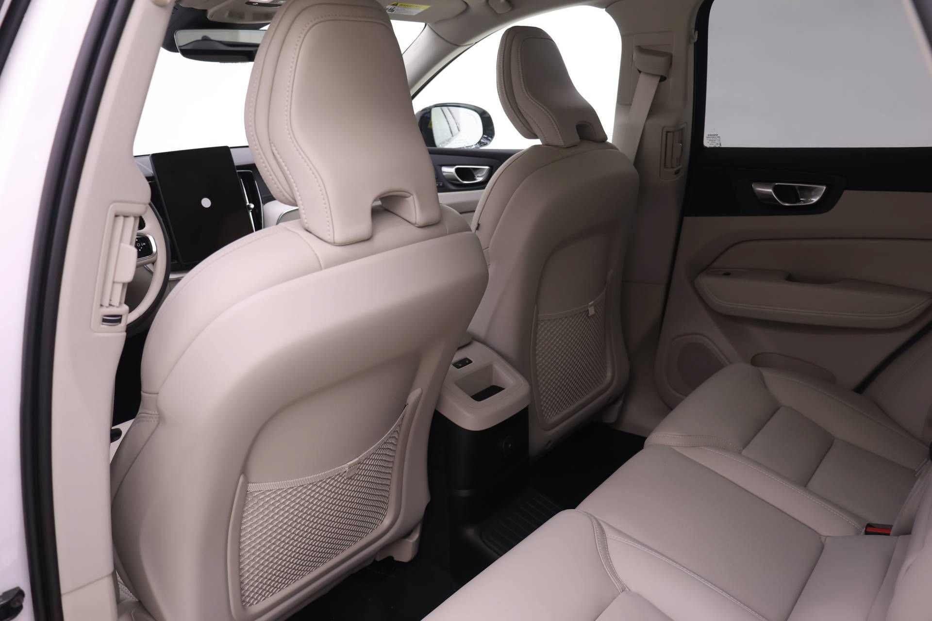 New 2026 Volvo XC60 T8 Ultra w/ Climate Package AWD/4WD image 13