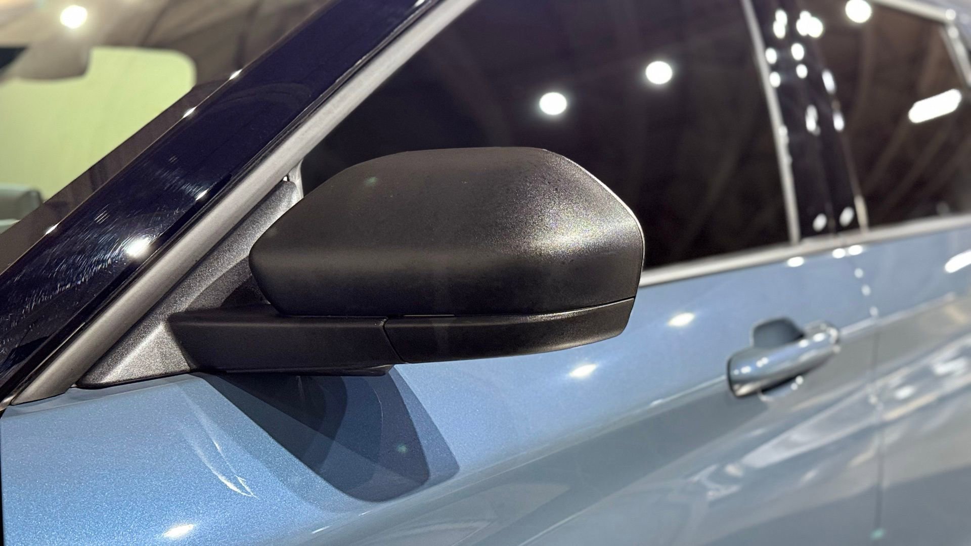 Used 2025 Ford Explorer Active w/ Active Comfort Package image 16