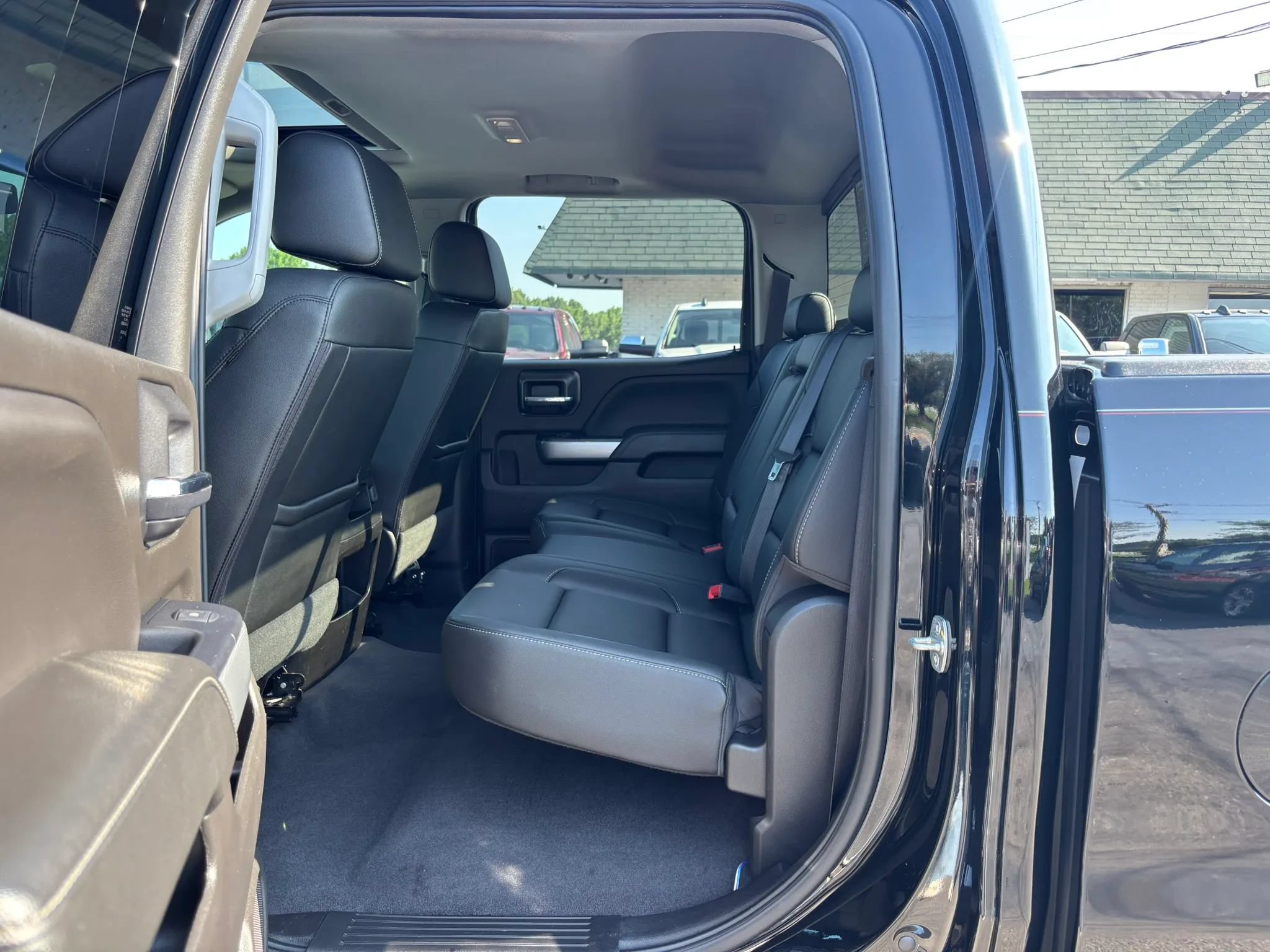 Used 2019 Chevrolet Silverado 2500 LTZ w/ Duramax Plus Package AWD/4WD image 21