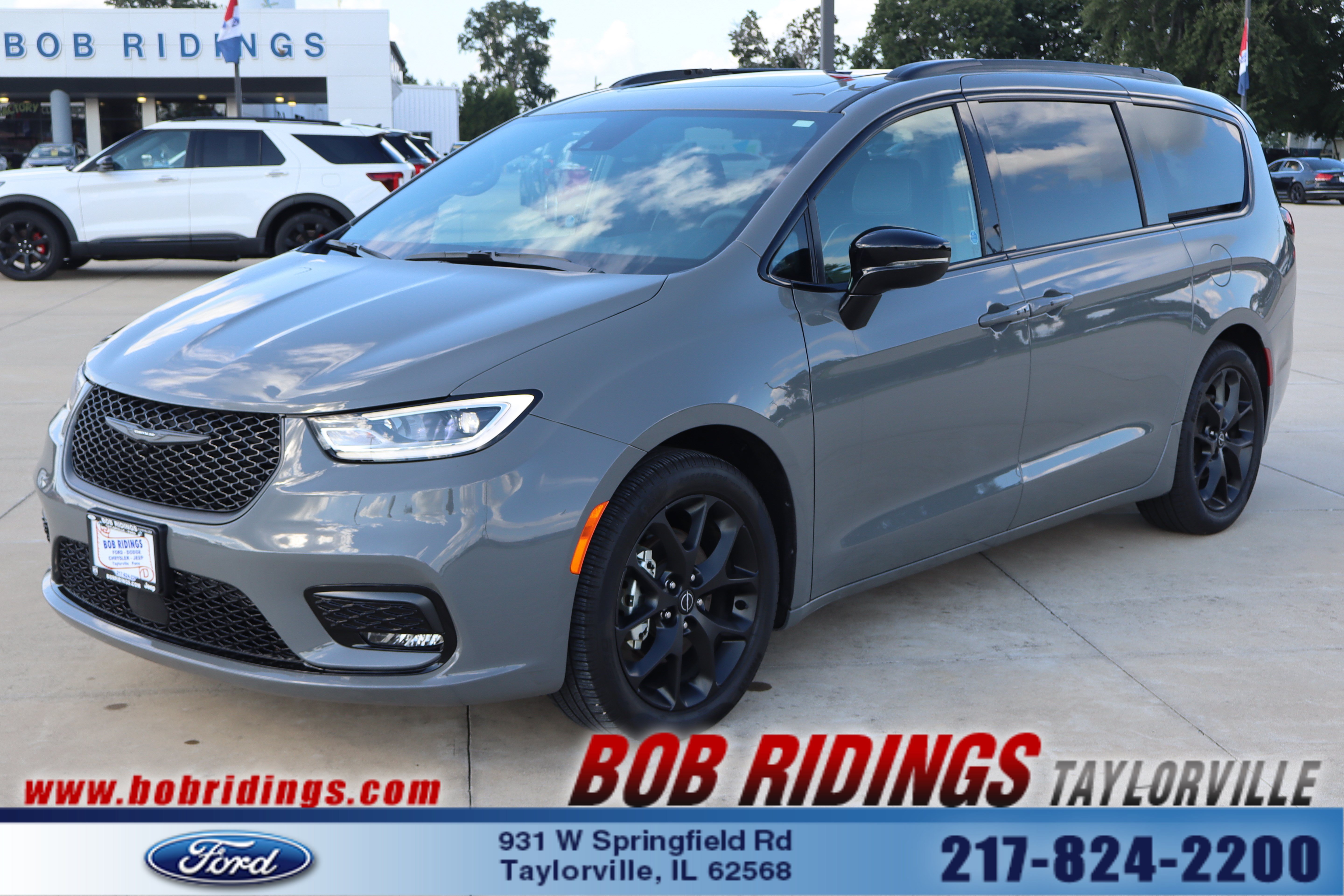 Used 2025 Chrysler Pacifica Limited