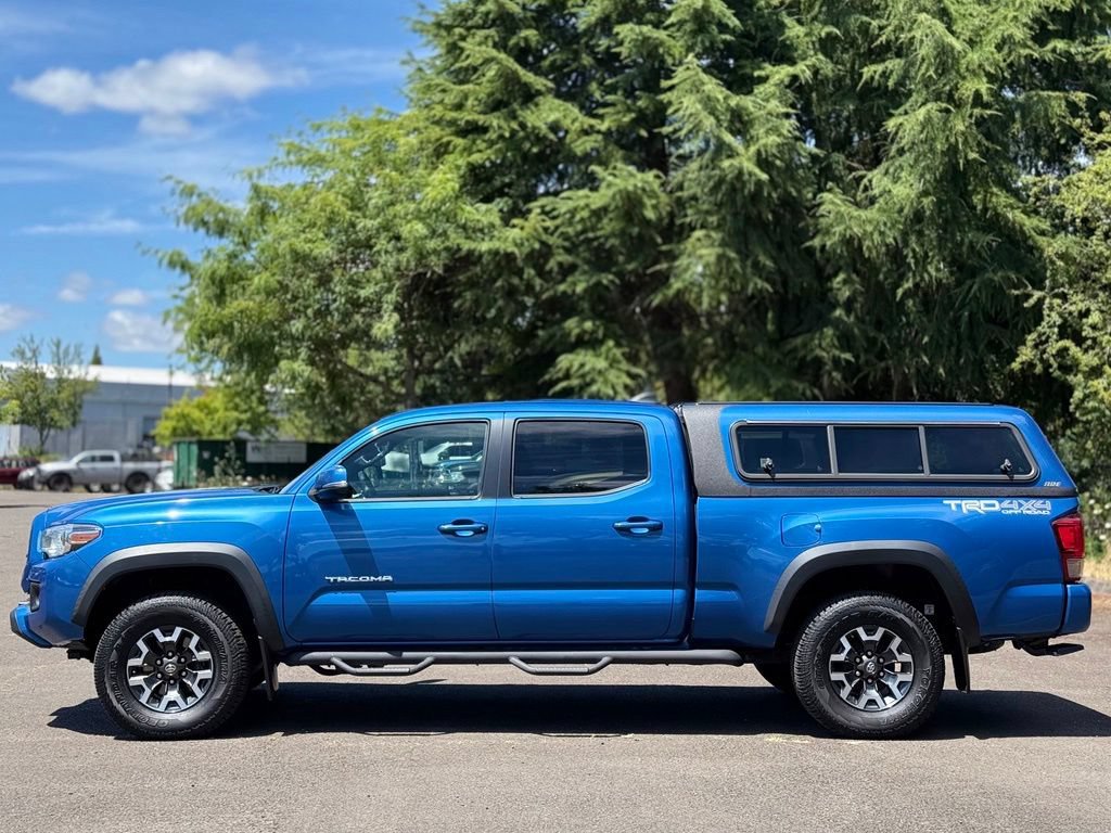 Used 2017 Toyota Tacoma TRD Off-Road AWD/4WD image 2