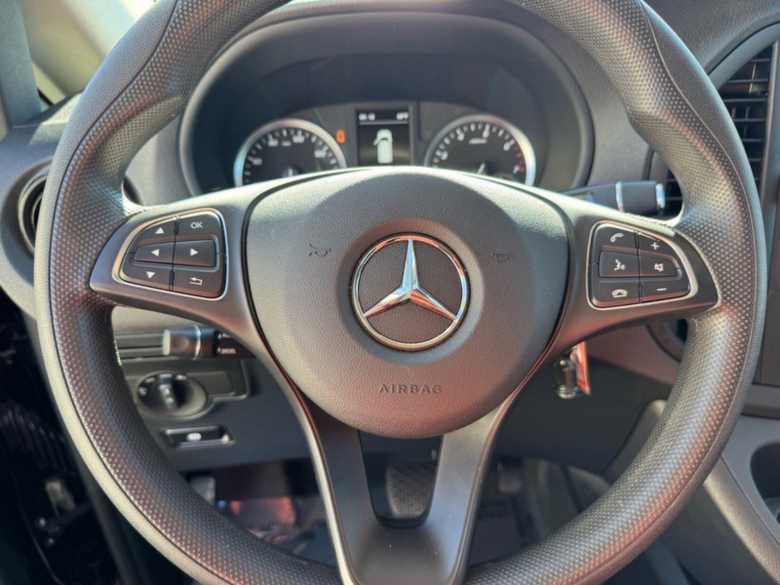 Used 2023 Mercedes-Benz Metris Passenger image 28