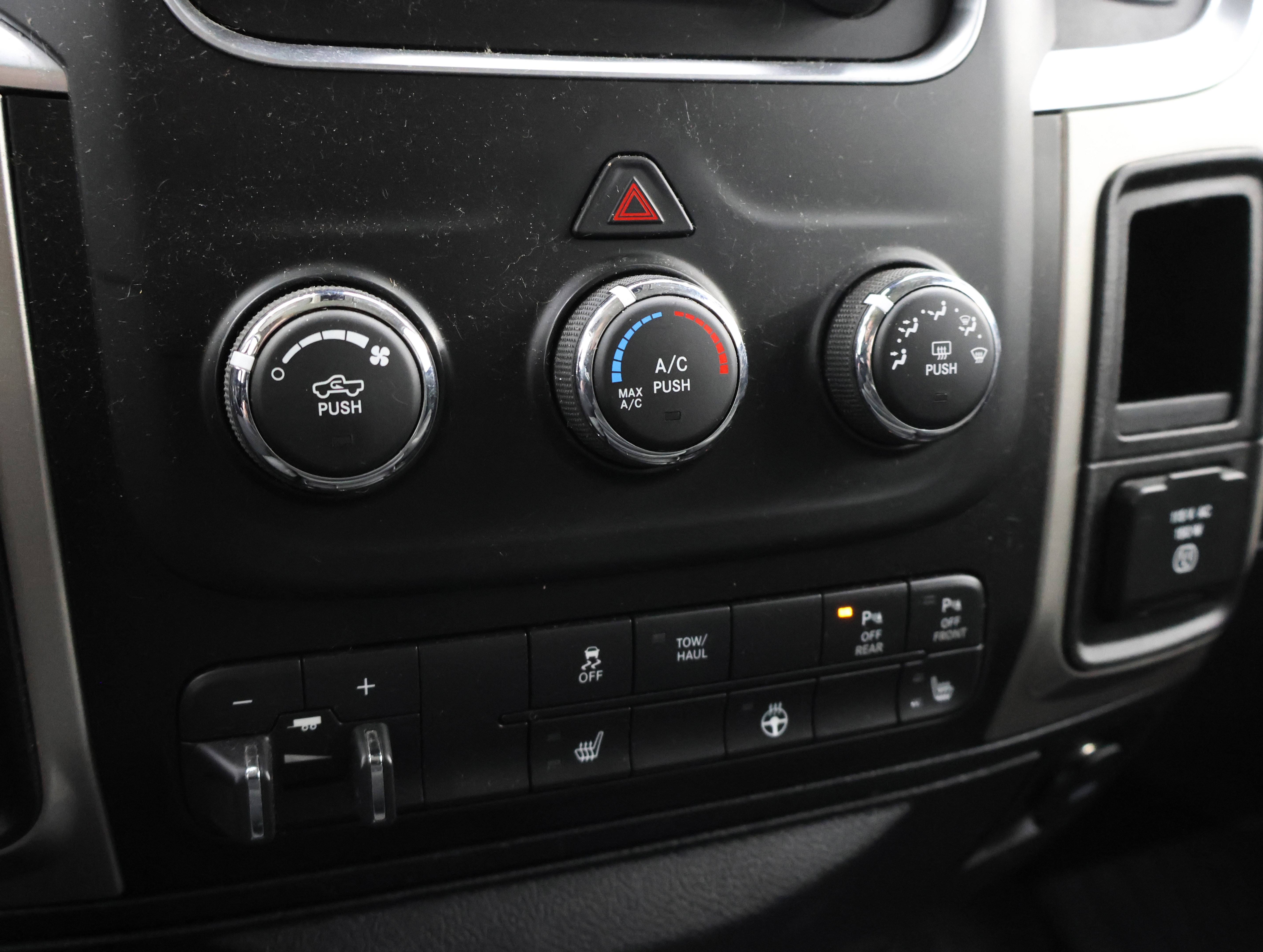 Used 2018 RAM 2500 Big Horn AWD/4WD image 40