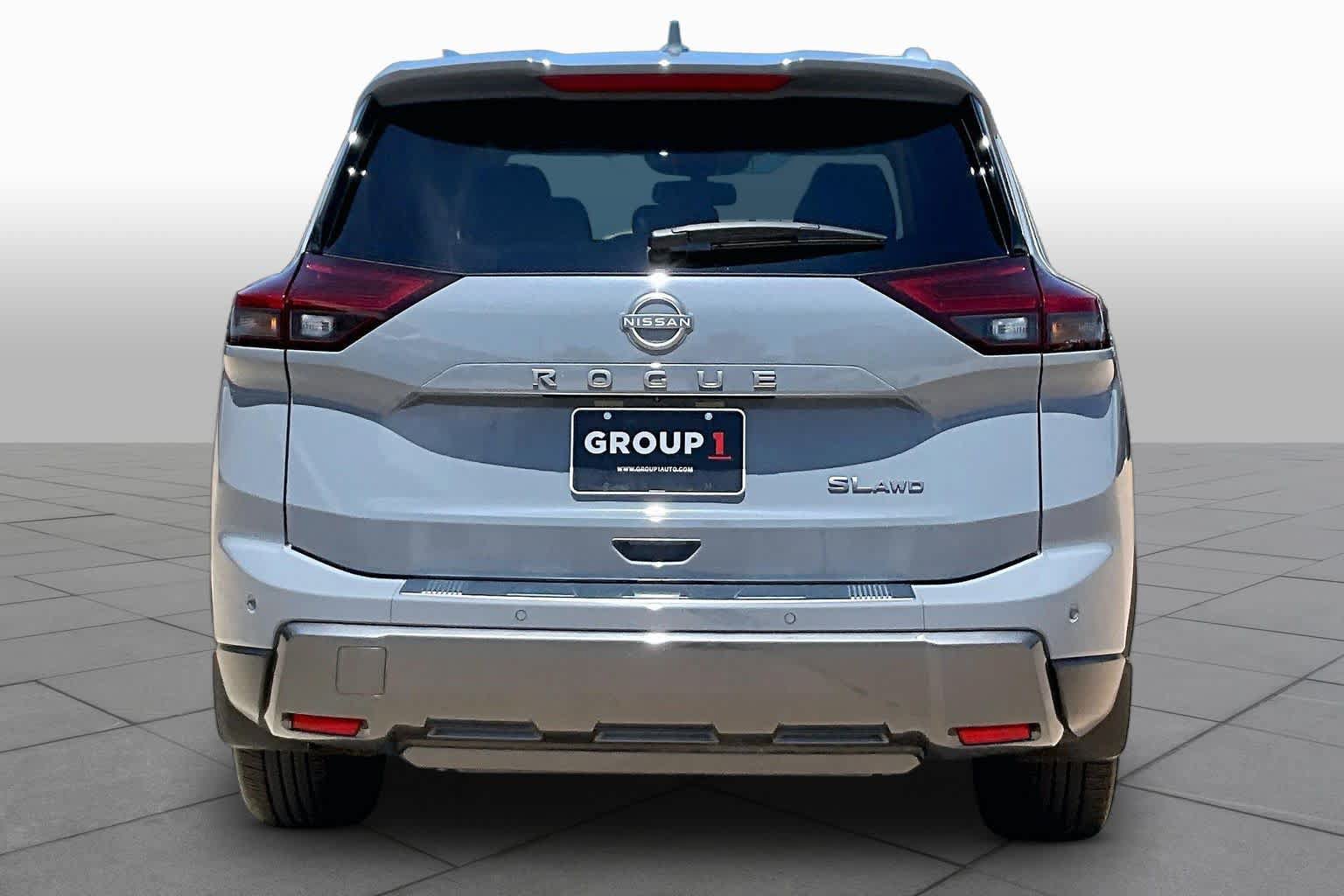 Certified 2025 Nissan Rogue SL AWD/4WD image 4