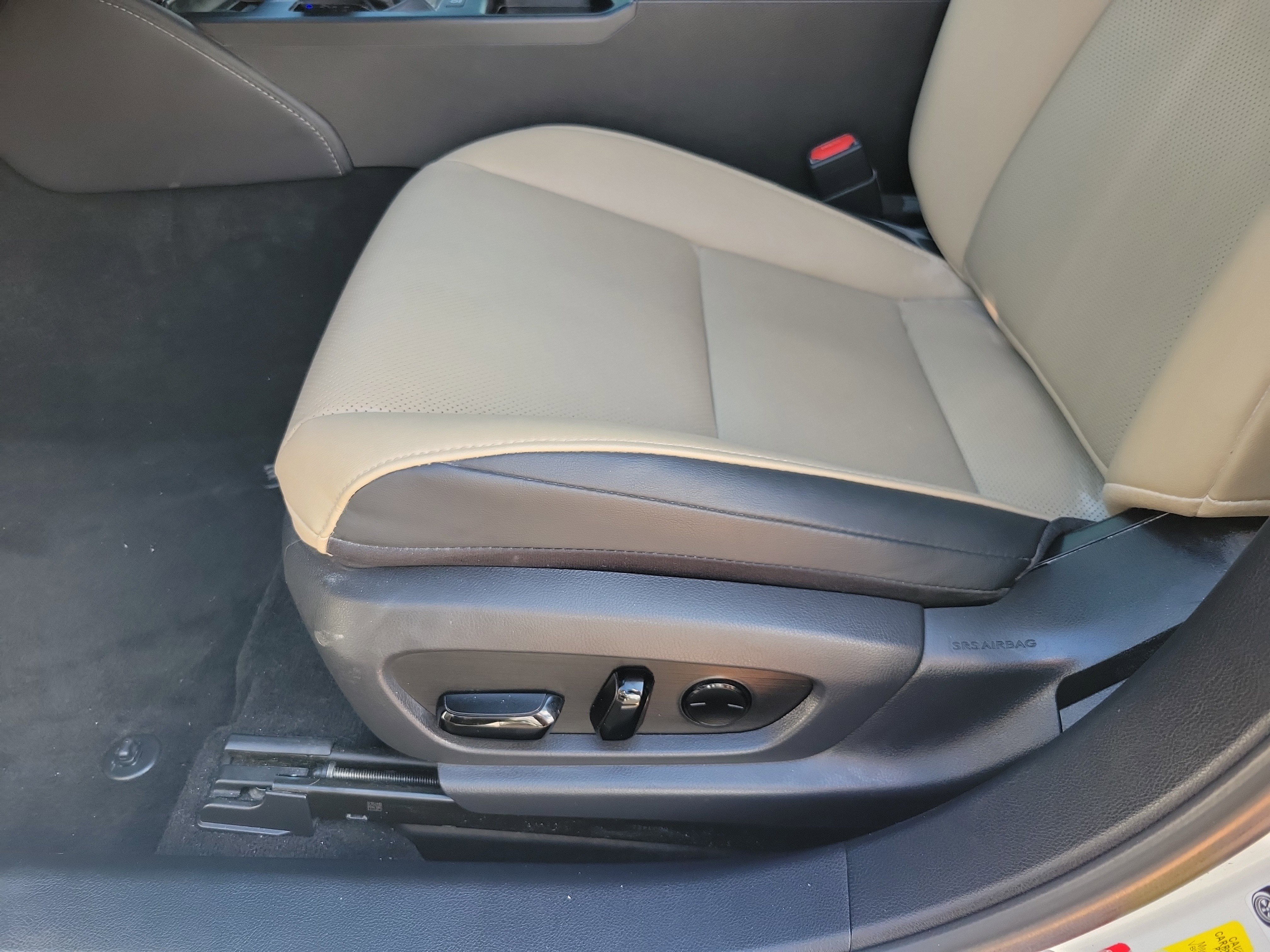 Used 2021 Lexus ES 300h w/ Premium Package image 5