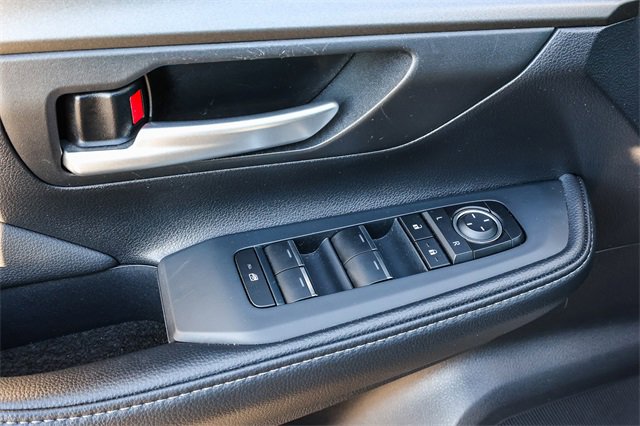 Used 2025 Toyota Grand Highlander AWD image 22