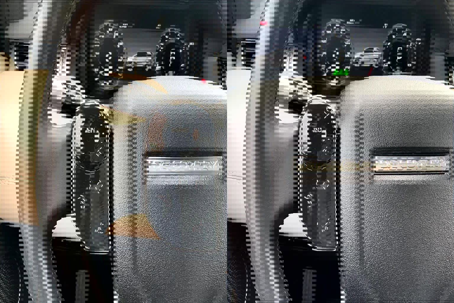 Used 2020 Land Rover Discovery Sport SE image 23