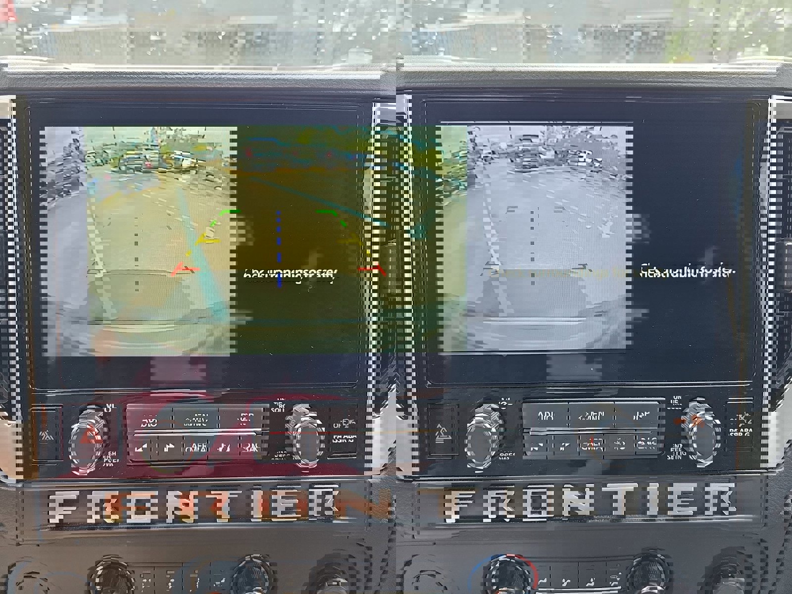 Used 2025 Nissan Frontier SV image 22