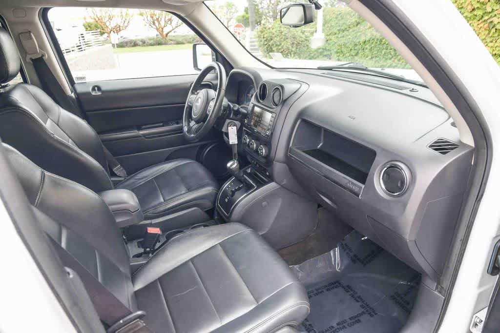 Used 2016 Jeep Patriot High Altitude FWD image 15