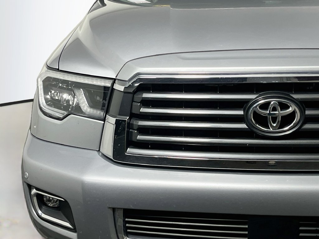 Used 2018 Toyota Sequoia Limited w/ Safety & Convenience Package AWD/4WD image 9