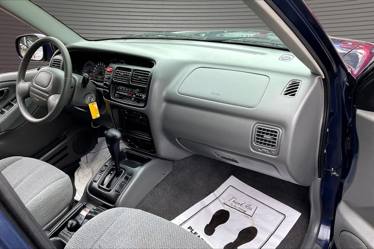 Used 2000 Suzuki Grand Vitara JLX AWD/4WD image 25