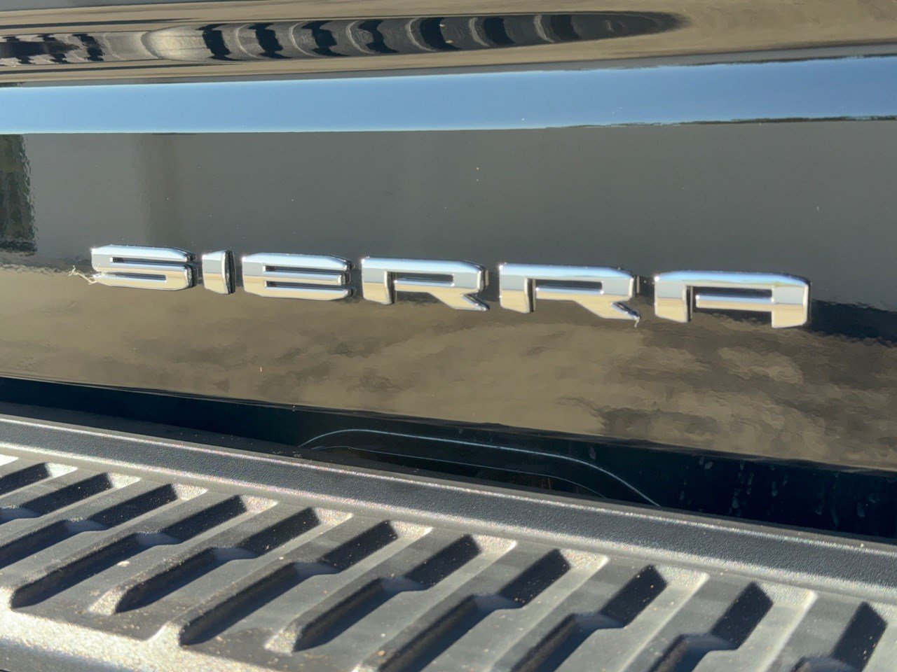 Used 2025 GMC Sierra 1500 Denali AWD/4WD image 31