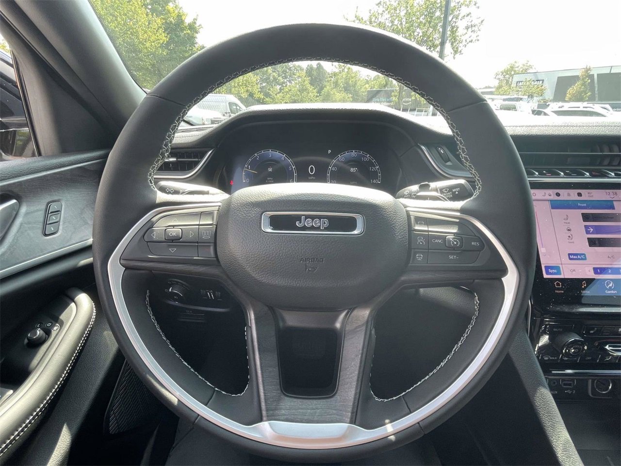 New 2025 Jeep Grand Cherokee L Limited w/ Luxury Tech Group II image 73