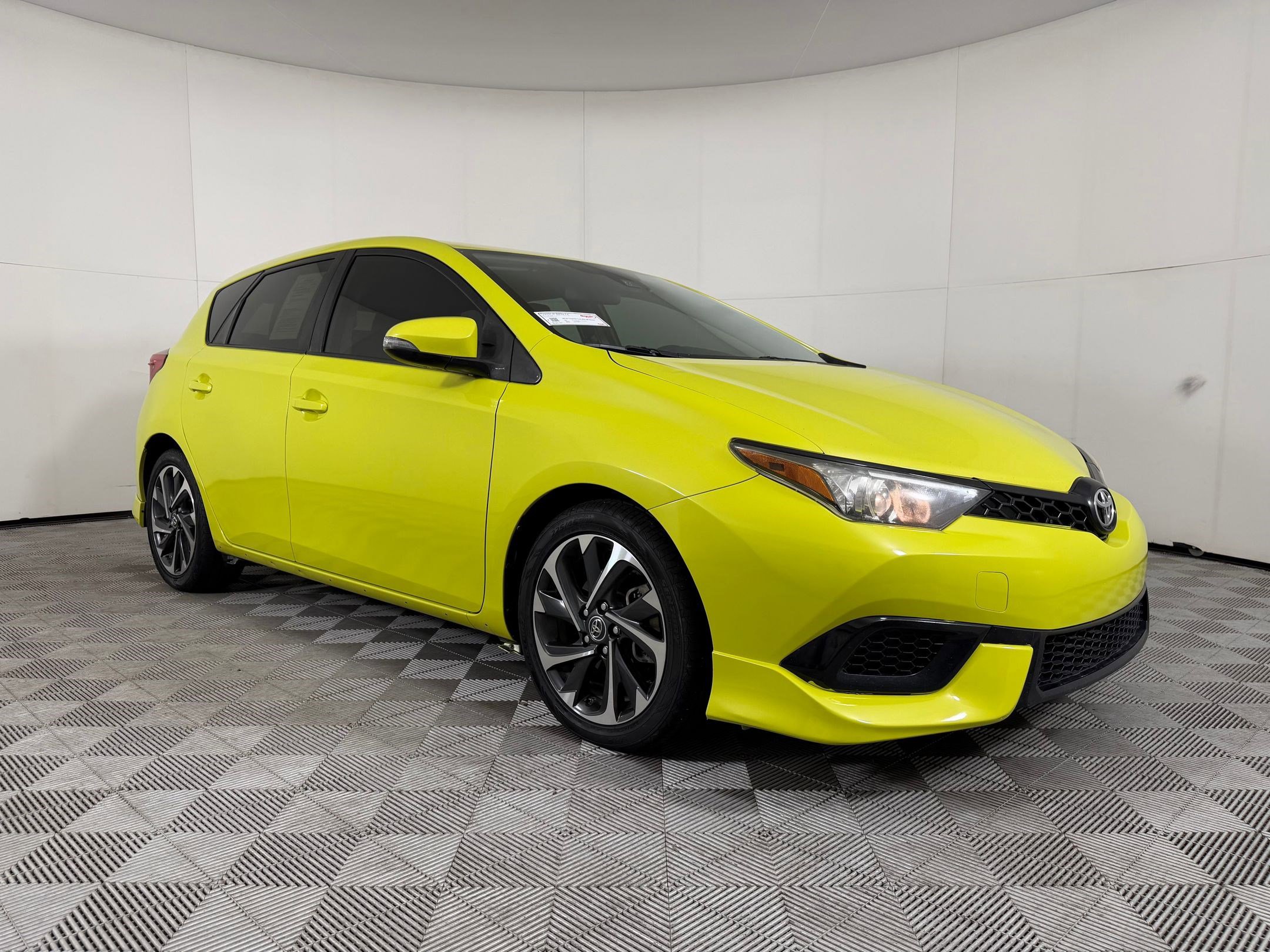 Used 2018 Toyota Corolla iM w/ Carpet Mat Package (TMS) FWD image 6
