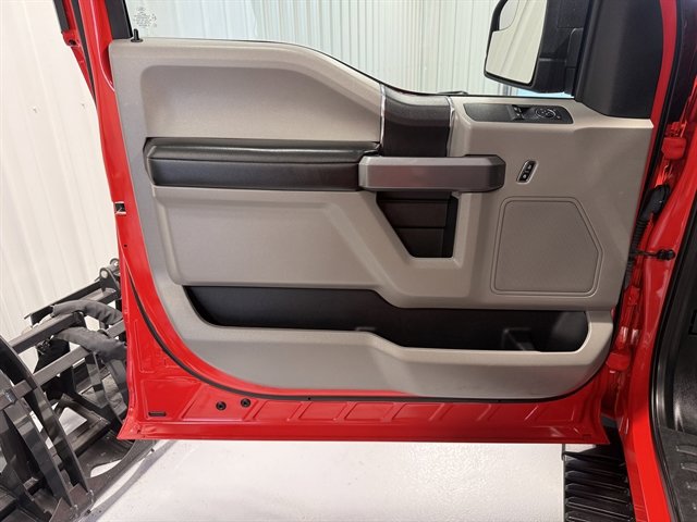 Used 2019 Ford F150 XLT image 8