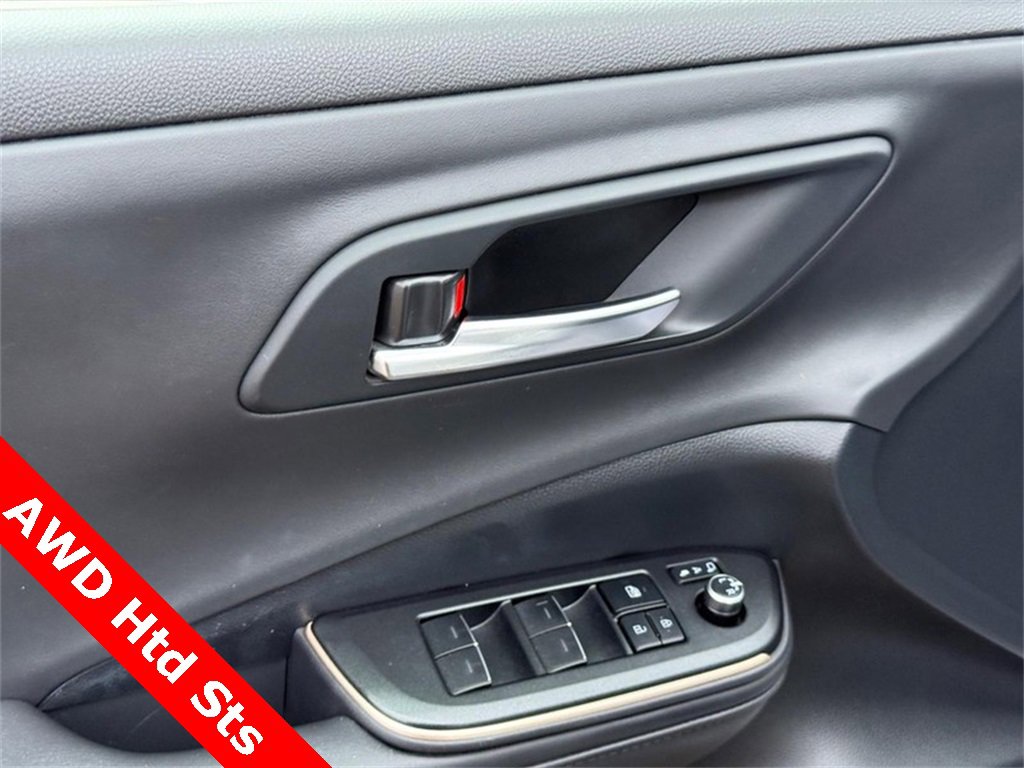 Used 2023 Toyota Crown XLE image 18