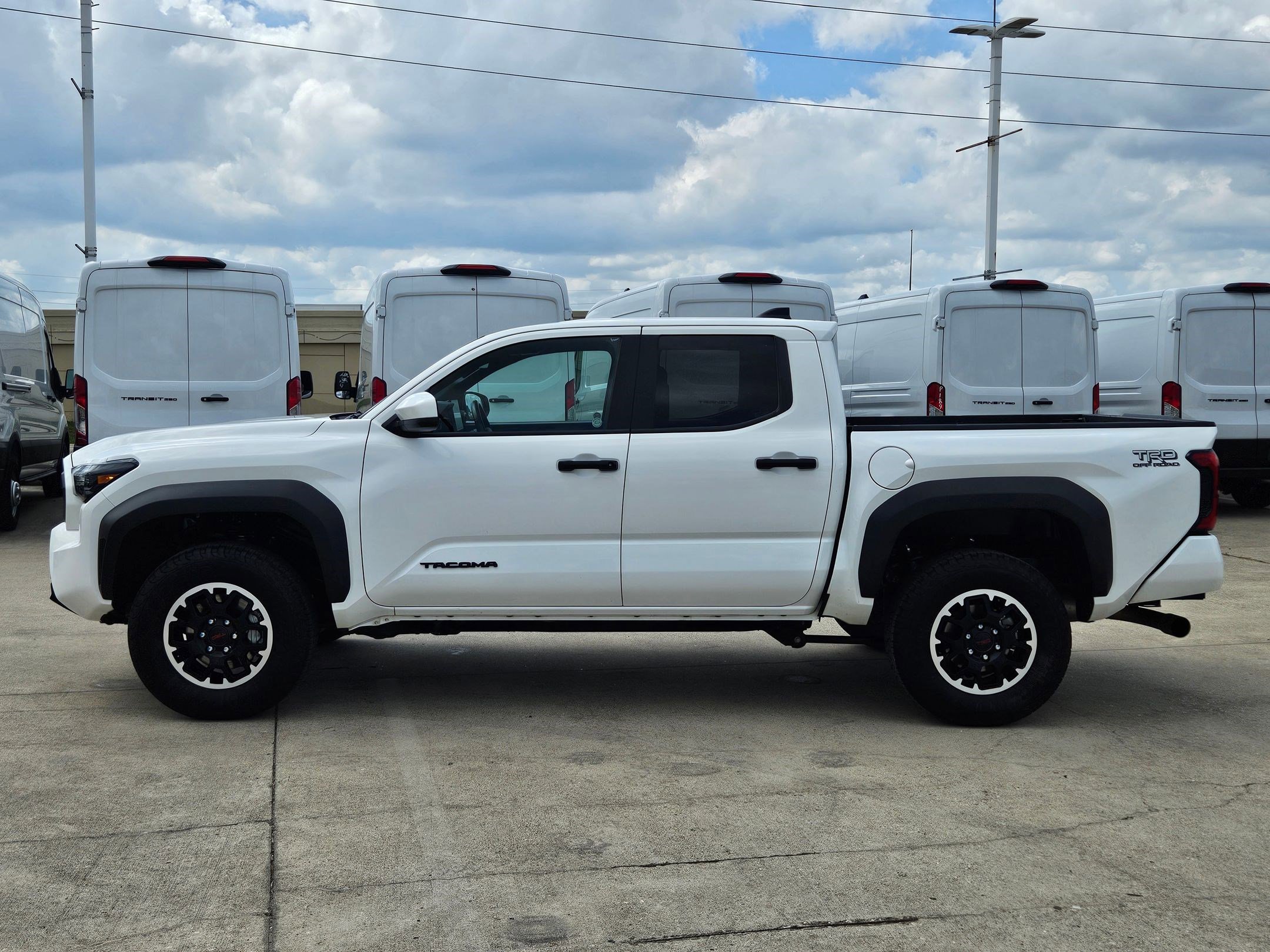 Used 2024 Toyota Tacoma TRD Off-Road AWD/4WD image 7