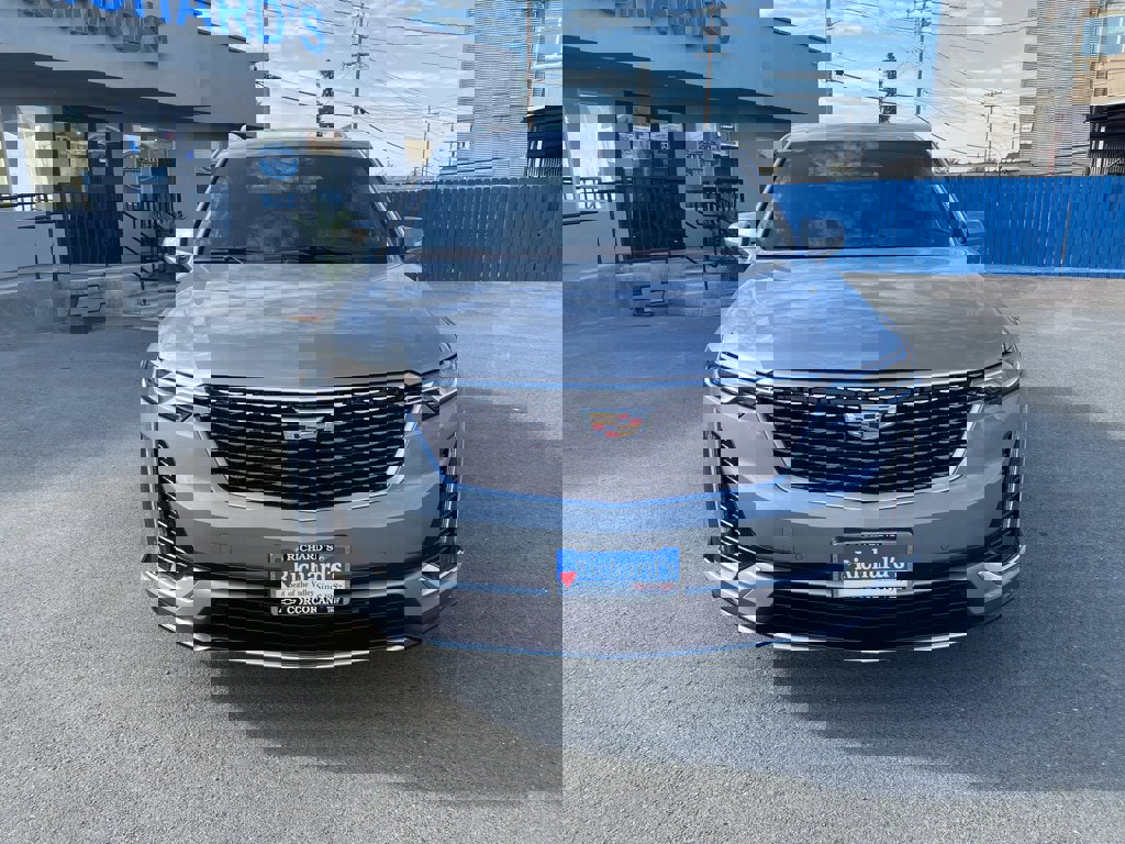 Used 2025 Cadillac XT6 Premium Luxury image 13