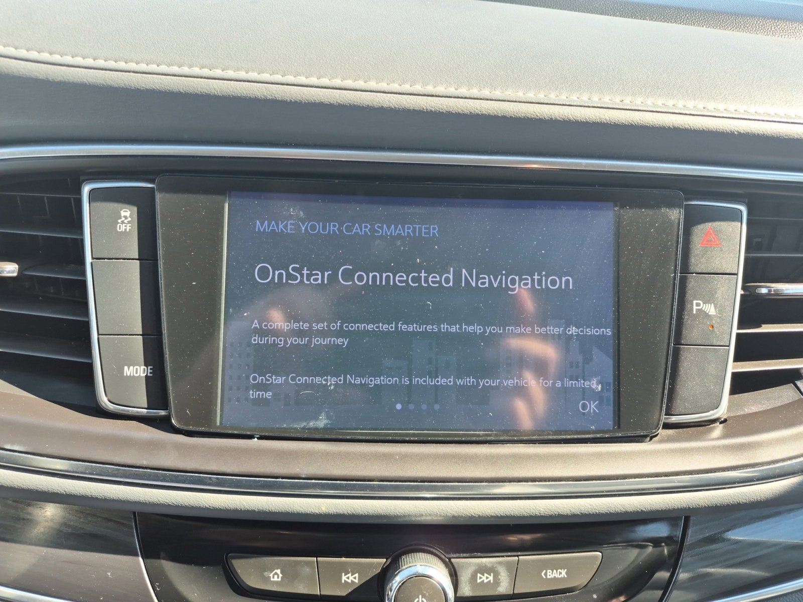 Used 2020 Buick Enclave Essence w/ Sound and Sites Package image 14