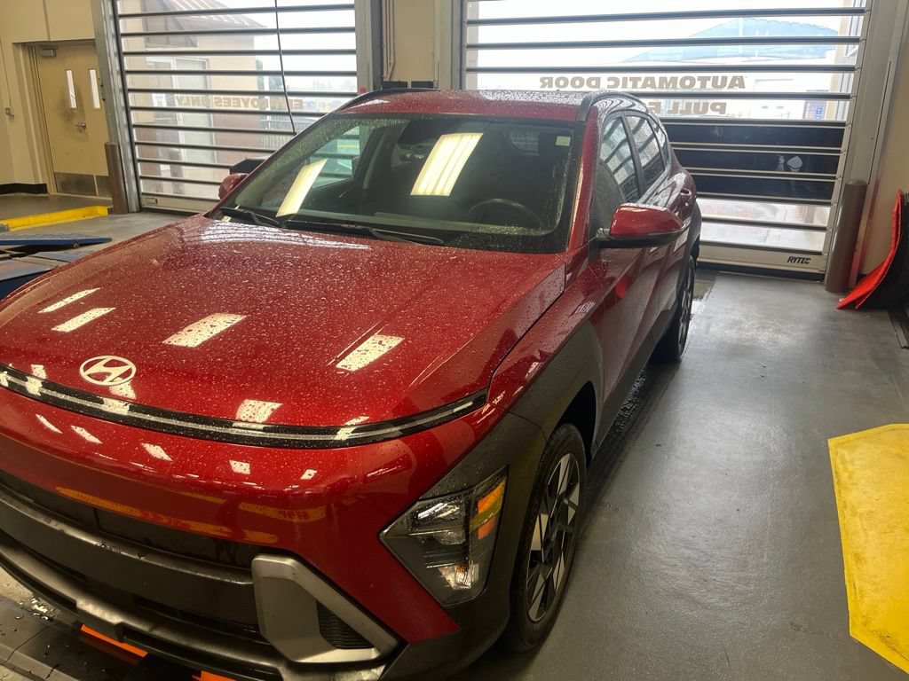 Used 2024 Hyundai Kona SEL w/ Convenience Package AWD/4WD image 2